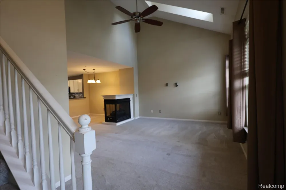 129 E BAY DRIVE Walled Lake City, MI 48390