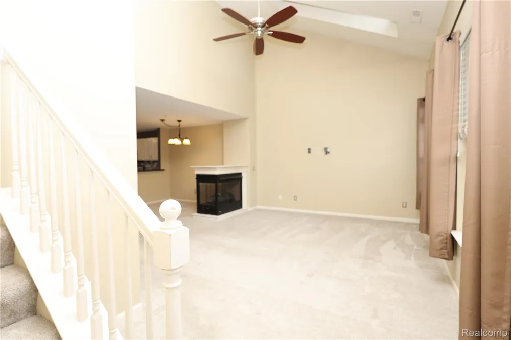 129 E BAY DRIVE Walled Lake City, MI 48390