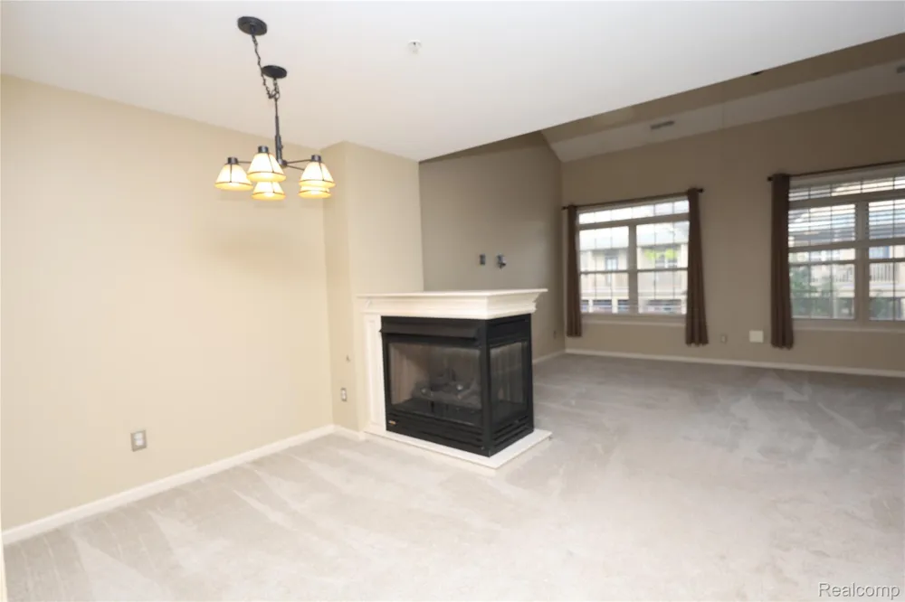 129 E BAY DRIVE Walled Lake City, MI 48390