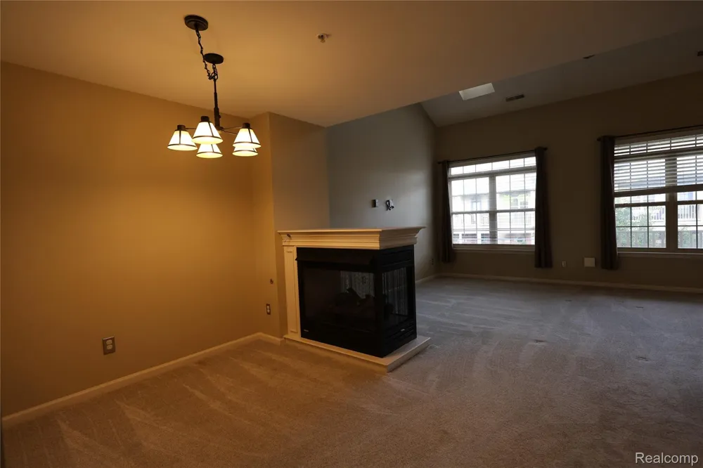 129 E BAY DRIVE Walled Lake City, MI 48390