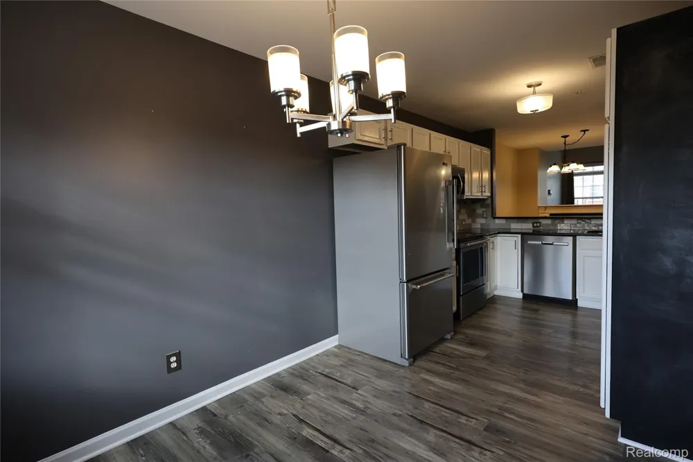 129 E BAY DRIVE Walled Lake City, MI 48390
