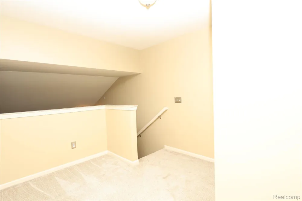 129 E BAY DRIVE Walled Lake City, MI 48390