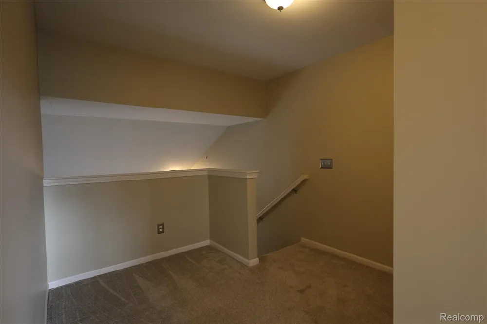 129 E BAY DRIVE Walled Lake City, MI 48390
