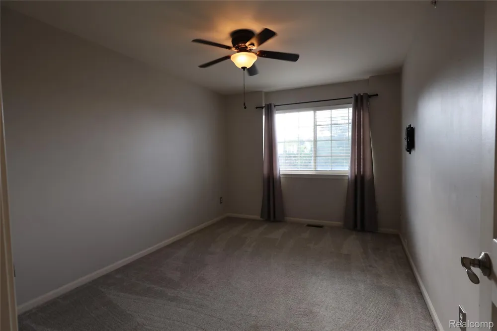 129 E BAY DRIVE Walled Lake City, MI 48390