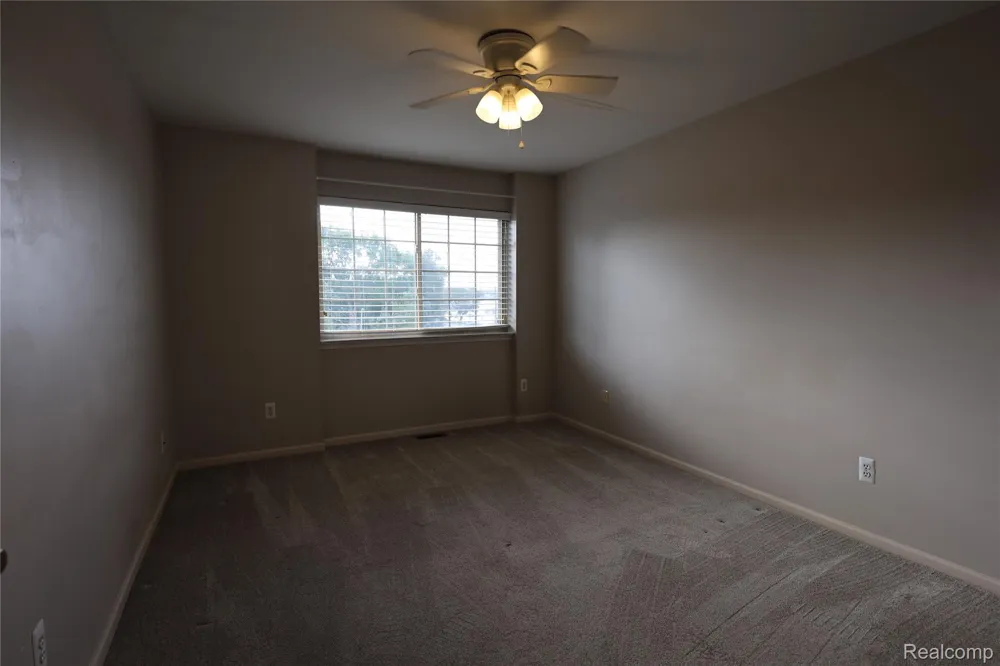 129 E BAY DRIVE Walled Lake City, MI 48390