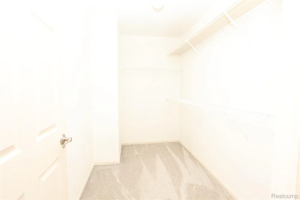 129 E BAY DRIVE Walled Lake City, MI 48390