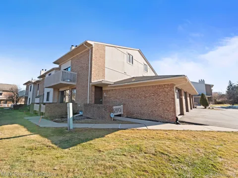 6608 MAPLE LAKES DRIVE