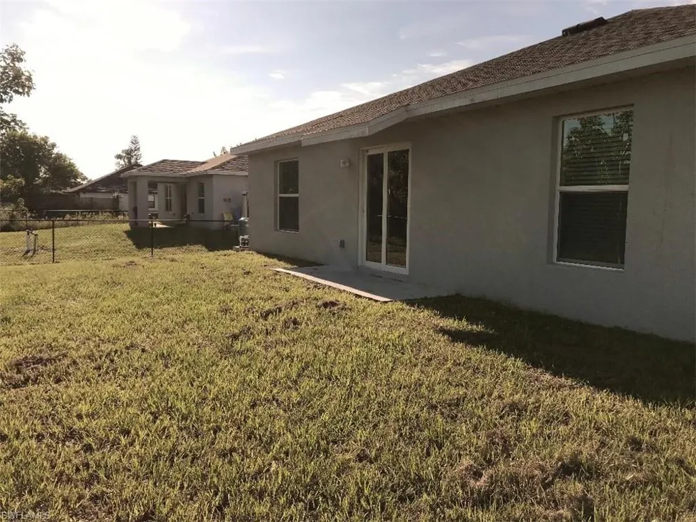 2131 NE 34th Terrace Cape Coral, FL 33909