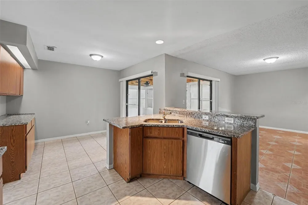 32 YORK COURT Kissimmee, FL 34758