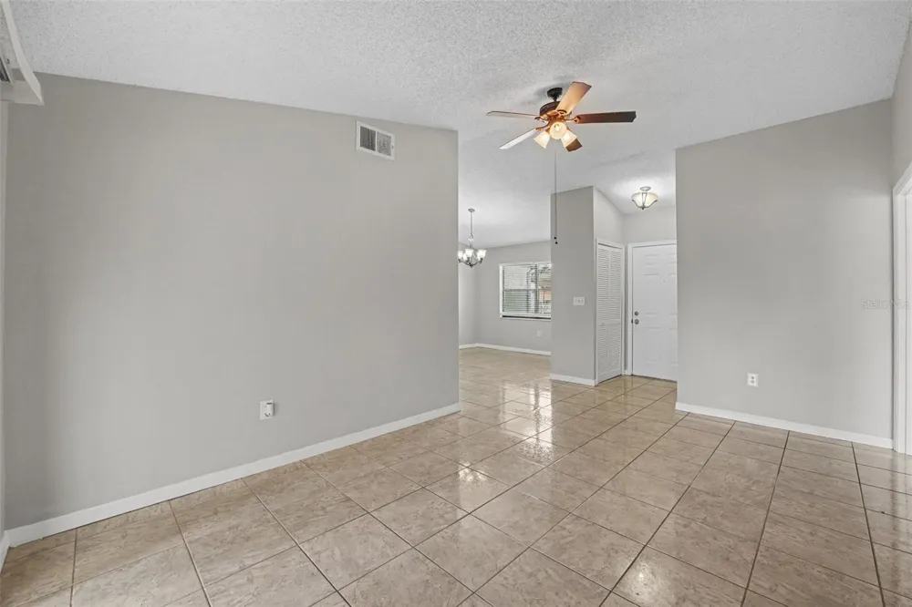 32 YORK COURT Kissimmee, FL 34758