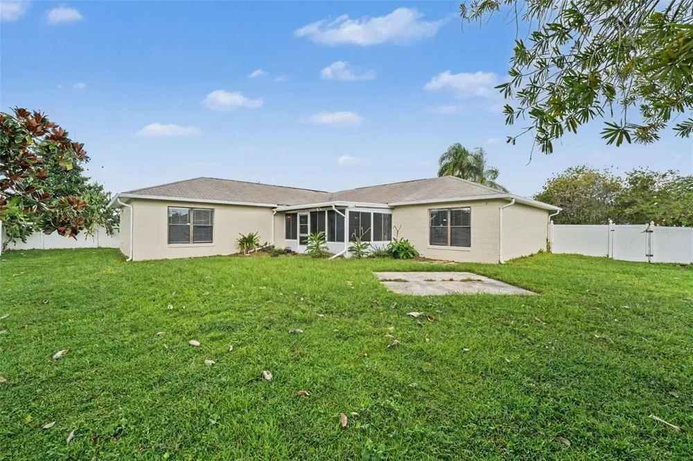 32 YORK COURT Kissimmee, FL 34758