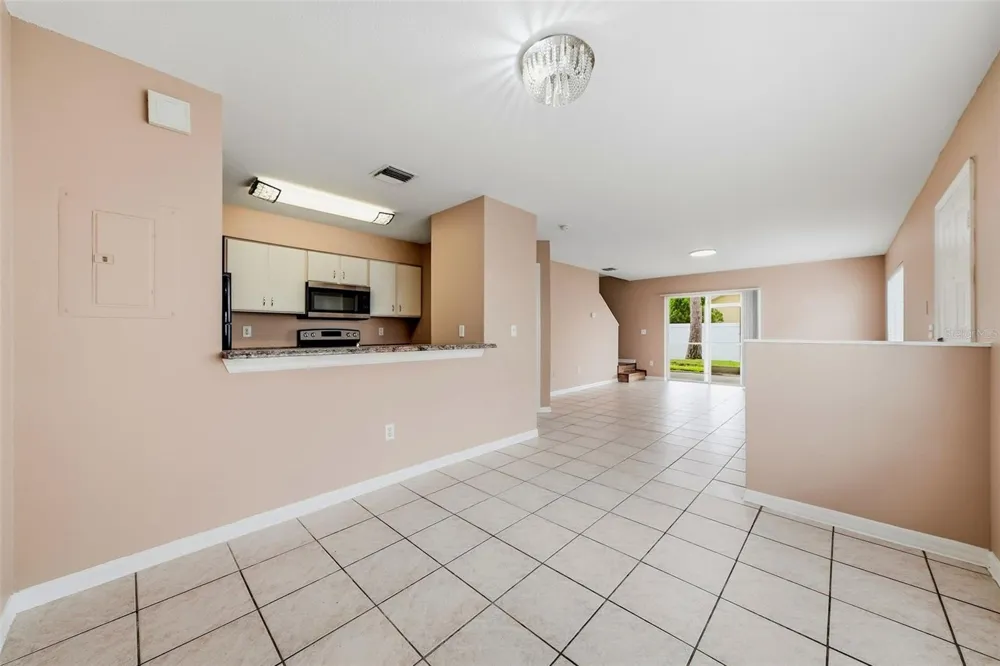 2039 FLUORSHIRE DRIVE Brandon, FL 33511