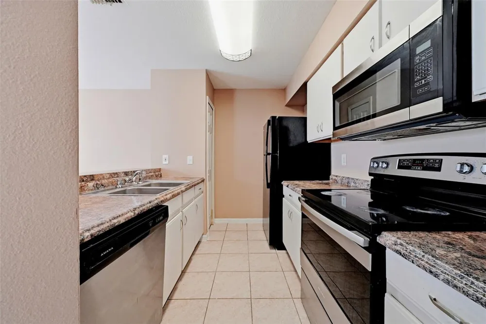 2039 FLUORSHIRE DRIVE Brandon, FL 33511