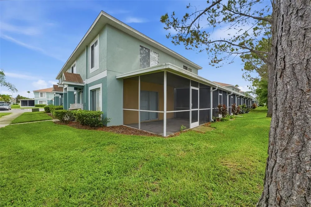 2039 FLUORSHIRE DRIVE Brandon, FL 33511