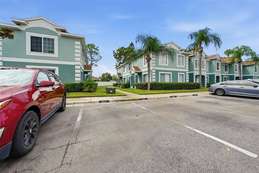 2039 FLUORSHIRE DRIVE Brandon, FL 33511