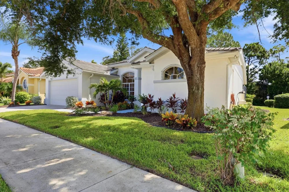 8857 HAVENRIDGE DRIVE Sarasota, FL 34238