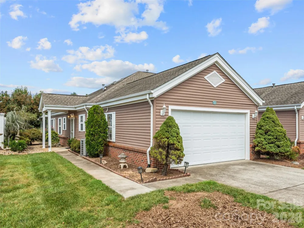 21 Heather Way Candler, NC 28715