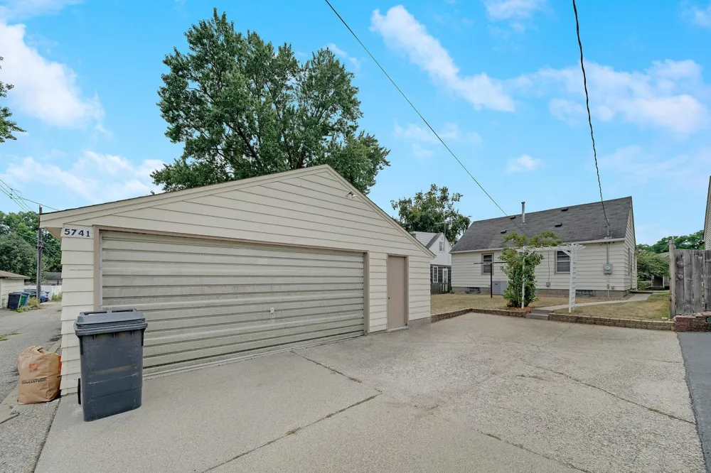5741 James Avenue S Minneapolis, MN 55419
