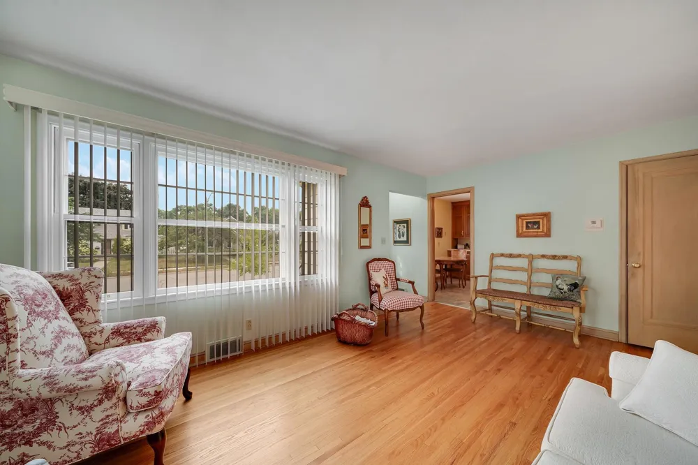 5741 James Avenue S Minneapolis, MN 55419