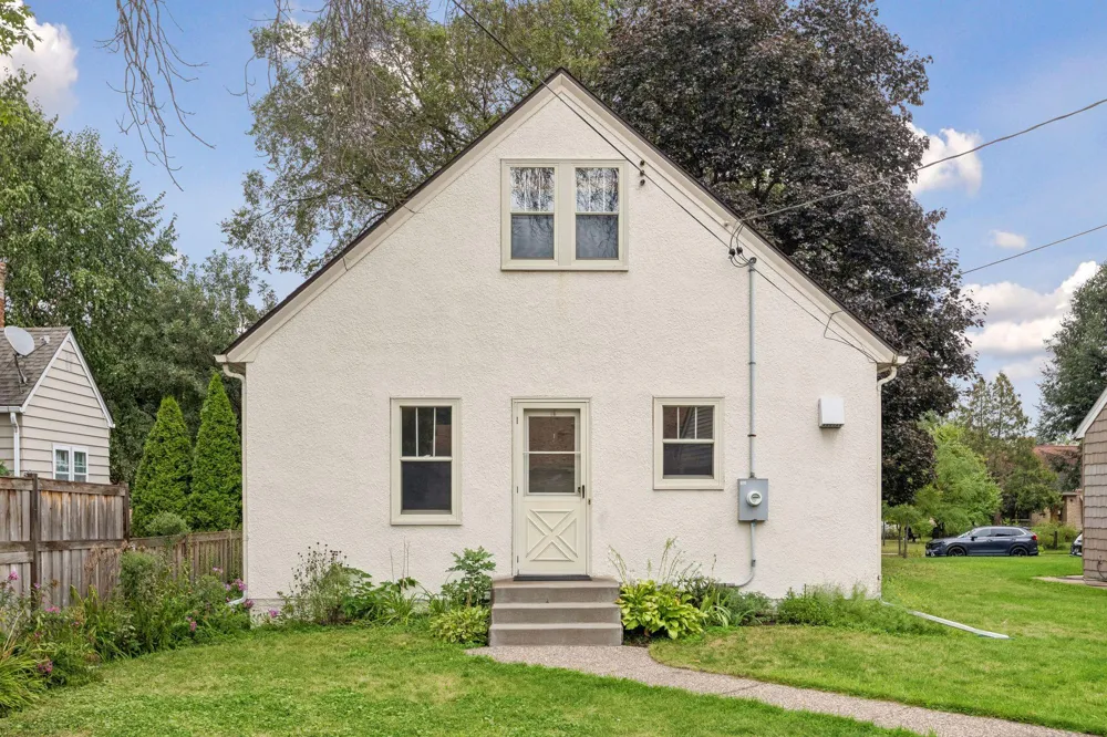 5912 10th Avenue S Minneapolis, MN 55417