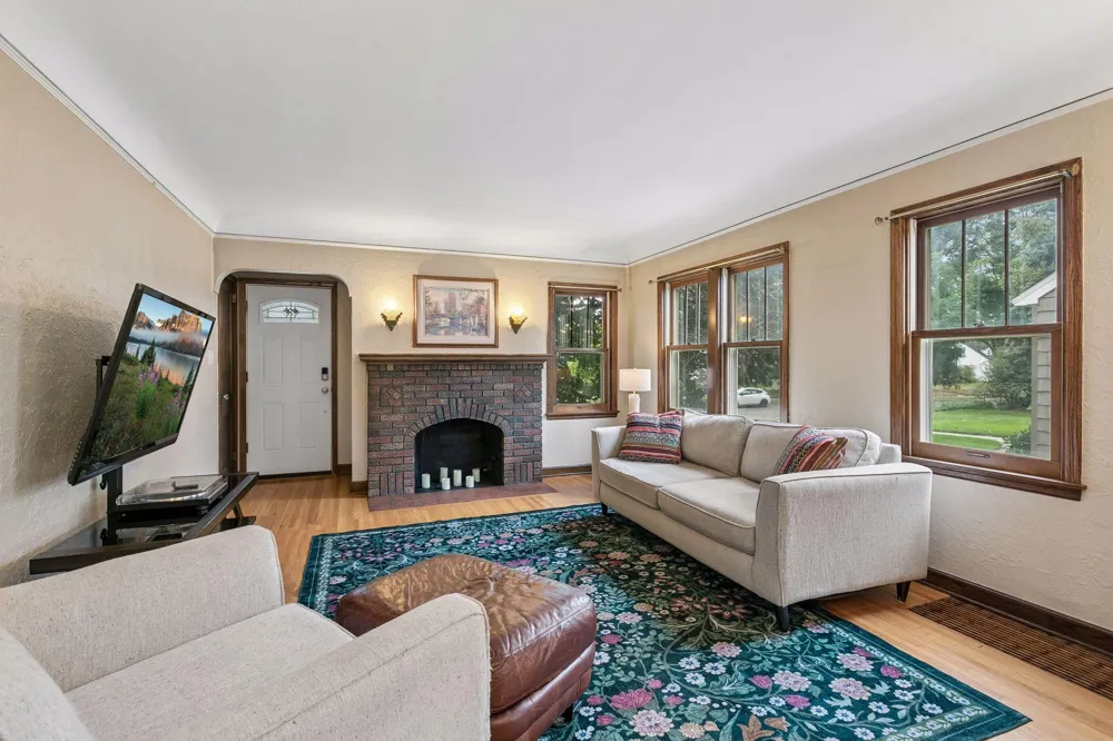 5912 10th Avenue S Minneapolis, MN 55417