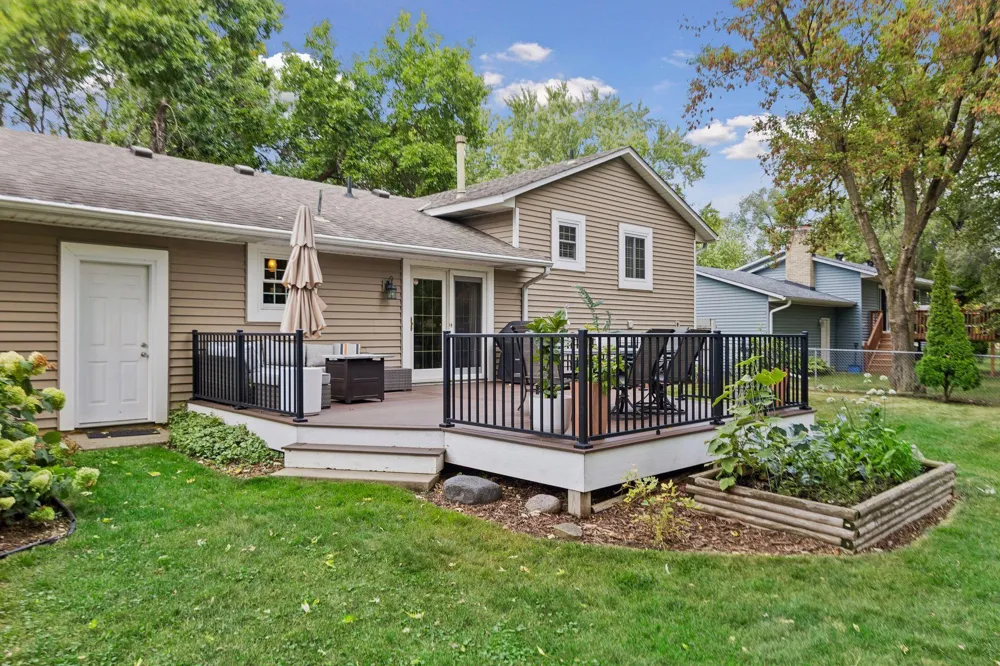 10735 102nd Avenue Maple Grove, MN 55369