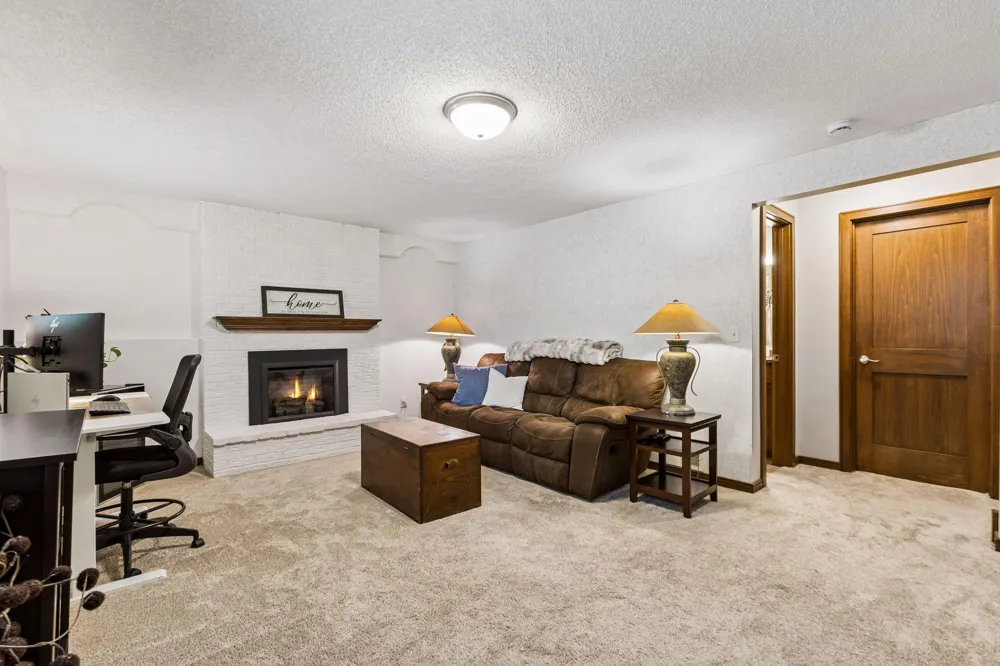 10735 102nd Avenue Maple Grove, MN 55369