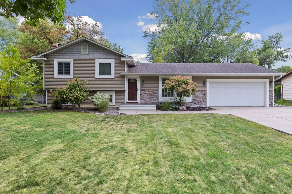 10735 102nd Avenue Maple Grove, MN 55369