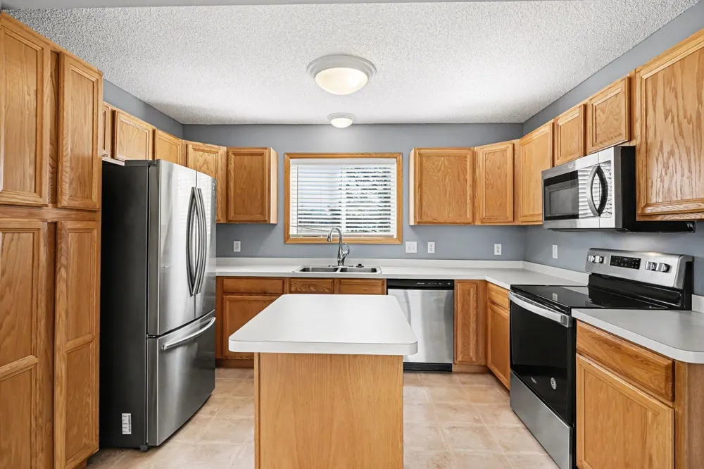 13900 Glendale Trail Savage, MN 55378
