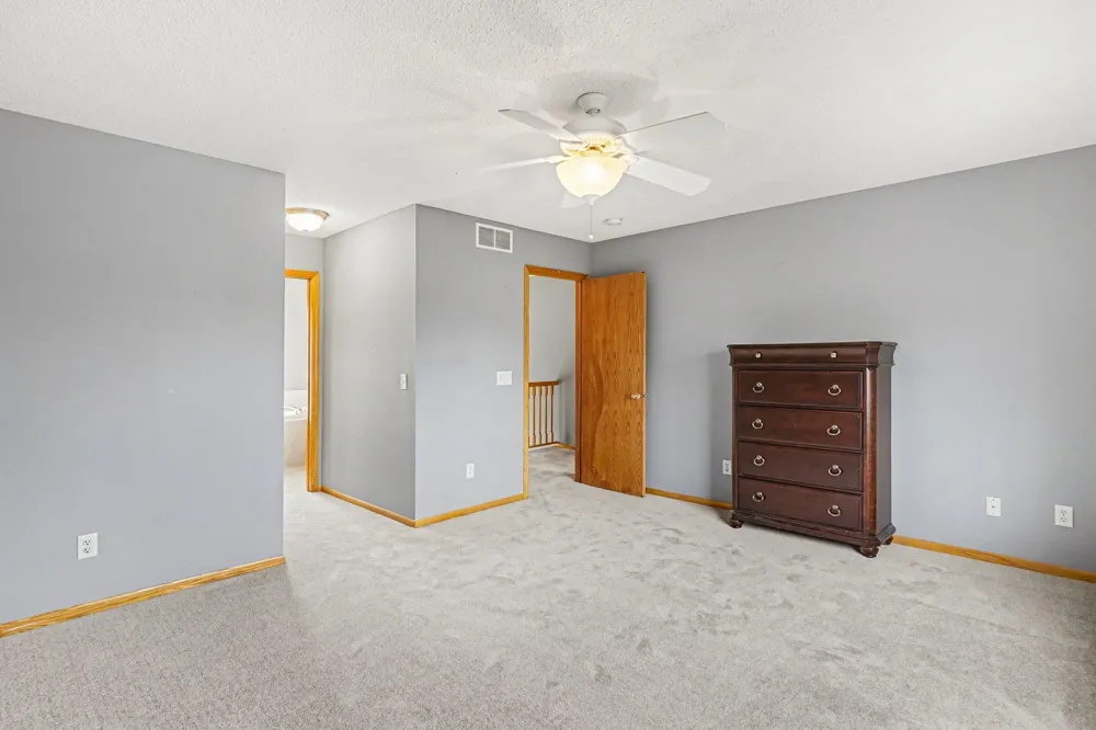 13900 Glendale Trail Savage, MN 55378