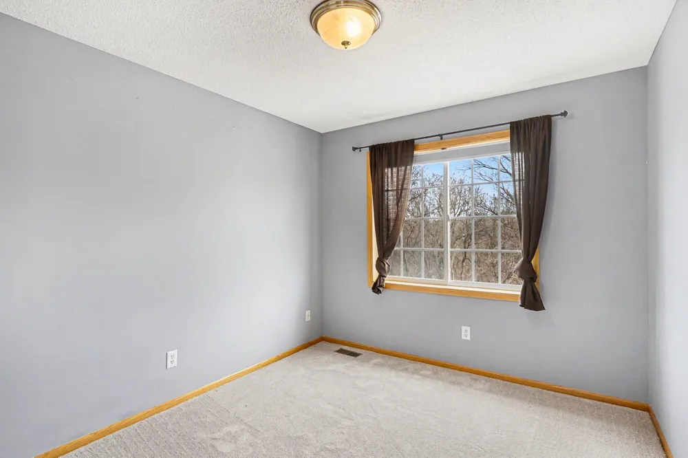 13900 Glendale Trail Savage, MN 55378
