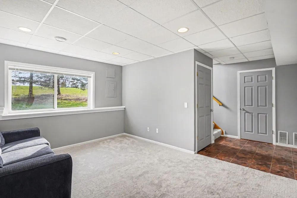 13900 Glendale Trail Savage, MN 55378