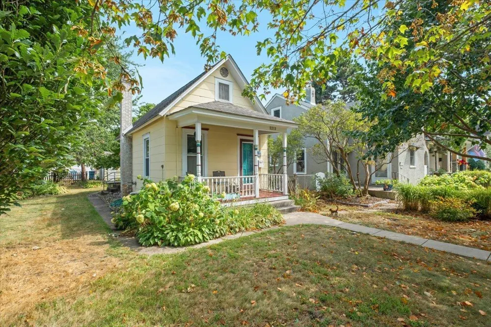 3213 42nd Avenue S Minneapolis, MN 55406