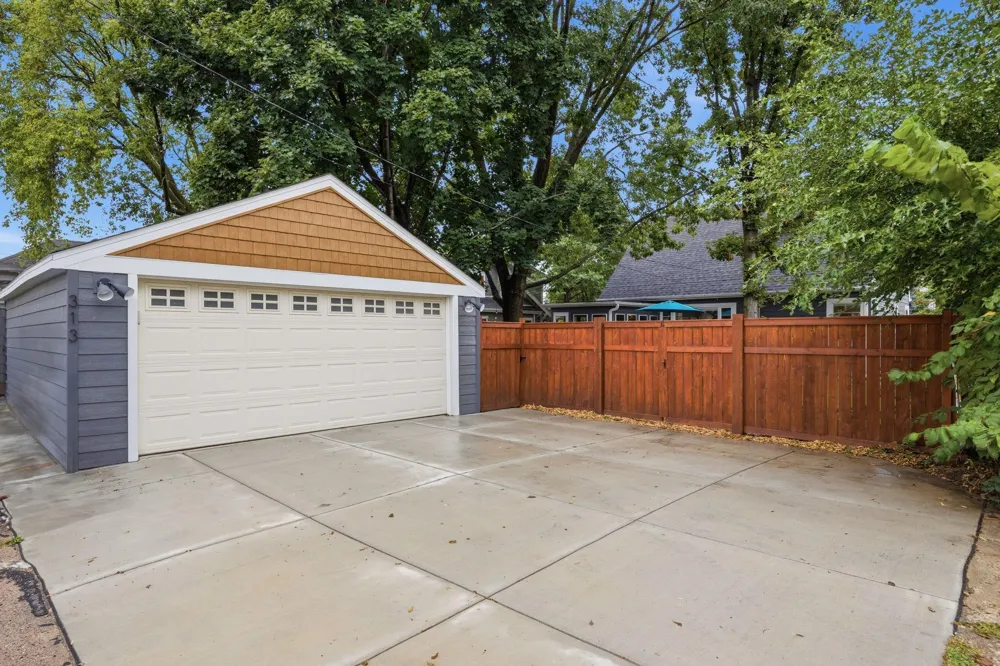 313 Vincent Avenue Minneapolis, MN 55405