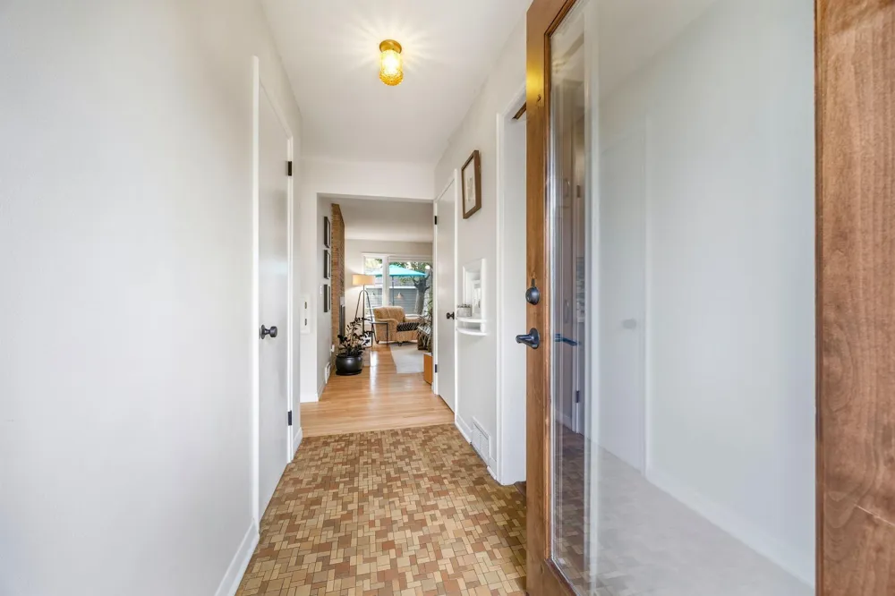 313 Vincent Avenue Minneapolis, MN 55405