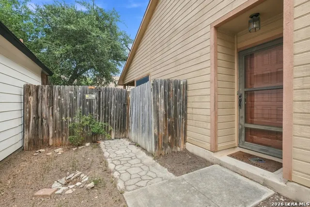 16610 FALLEN TREE DR San Antonio, TX 78247