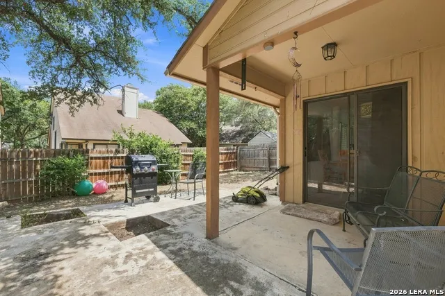 16610 FALLEN TREE DR San Antonio, TX 78247