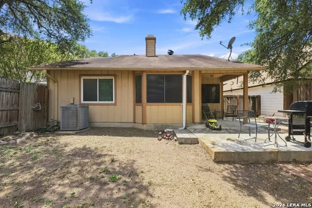 16610 FALLEN TREE DR San Antonio, TX 78247
