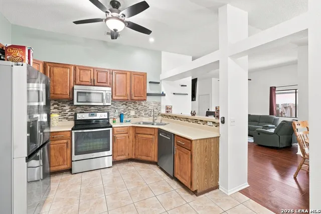 16610 FALLEN TREE DR San Antonio, TX 78247