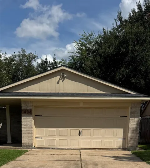 1406 Ashwood Drive
