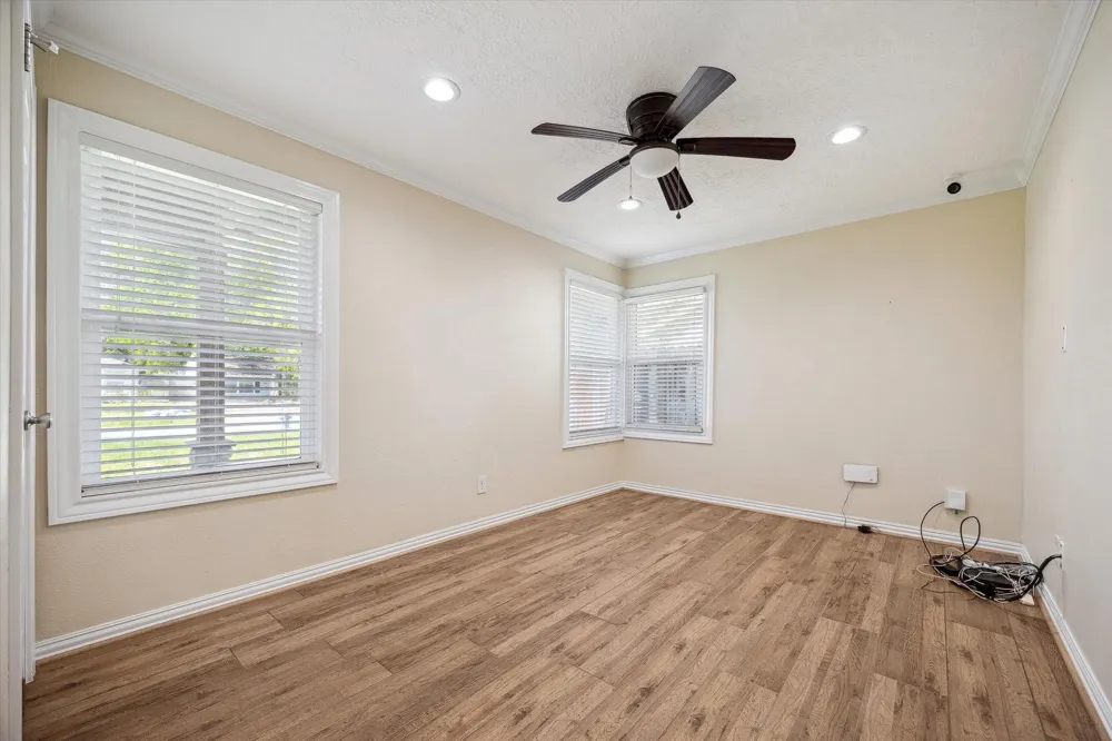 1325 Curtin Street Houston, TX 77018