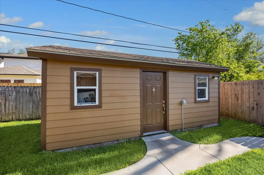 1325 Curtin Street Houston, TX 77018