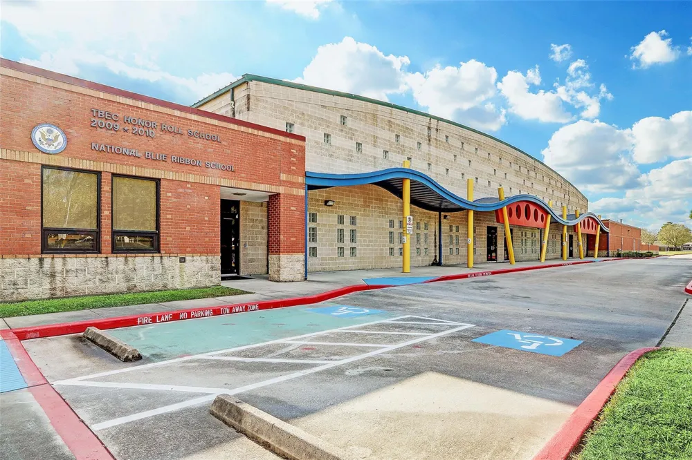 1325 Curtin Street Houston, TX 77018