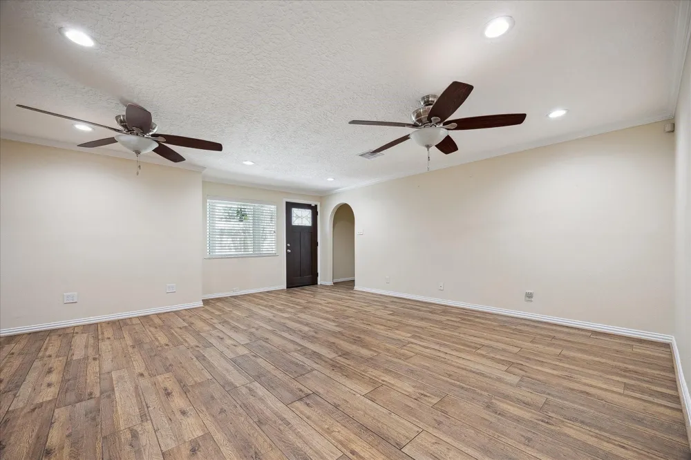 1325 Curtin Street Houston, TX 77018
