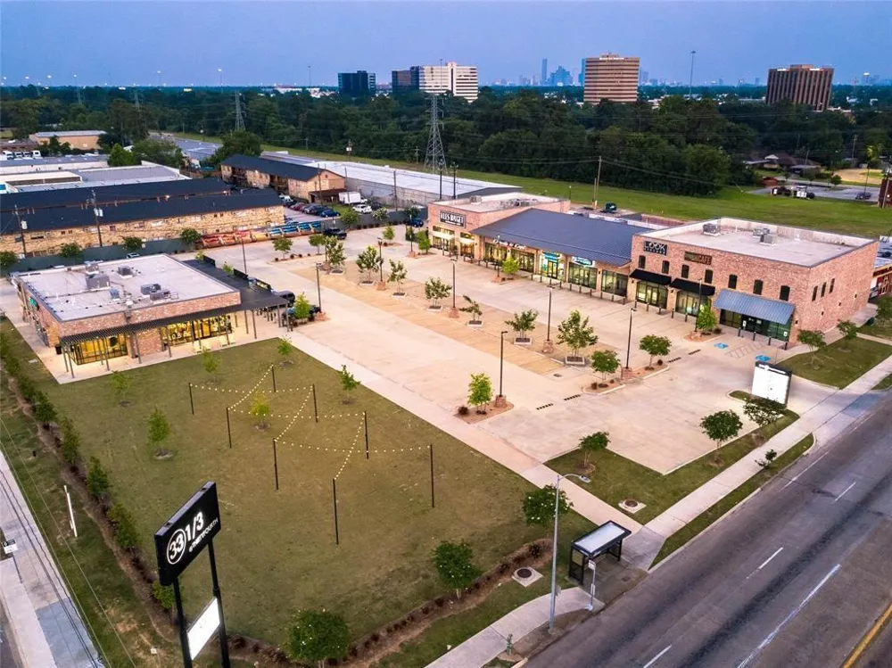 1325 Curtin Street Houston, TX 77018