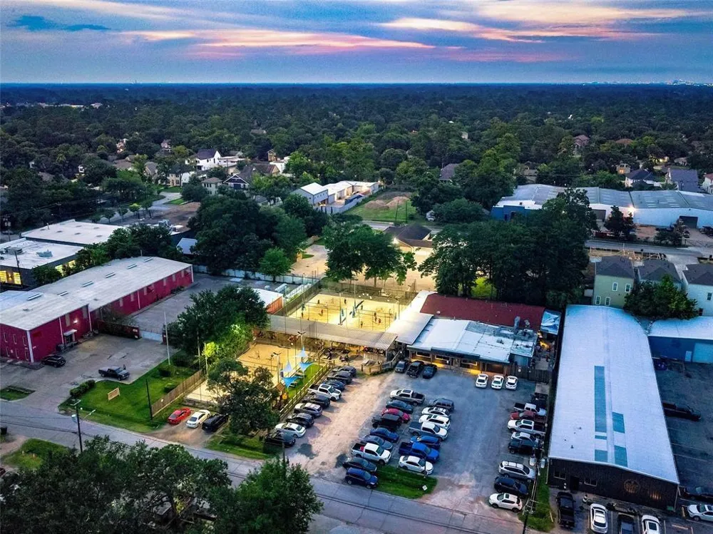1325 Curtin Street Houston, TX 77018