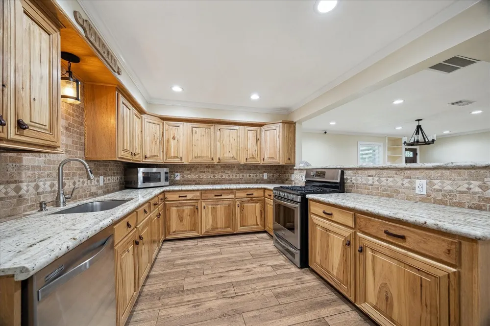 1325 Curtin Street Houston, TX 77018