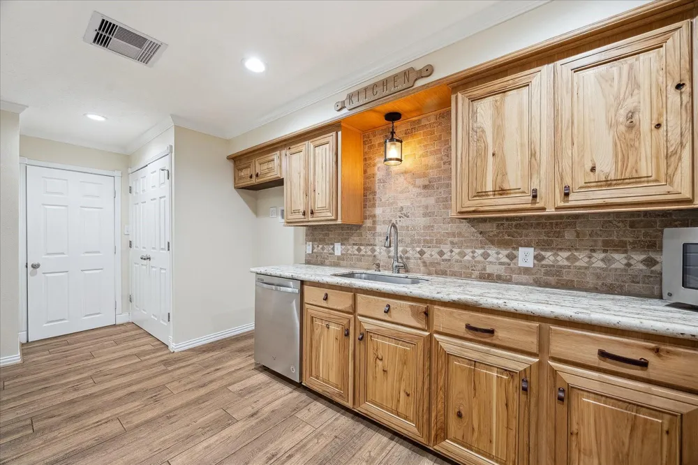 1325 Curtin Street Houston, TX 77018