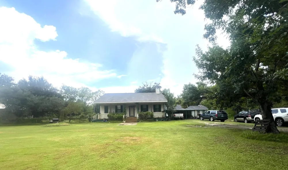 20218 Oak Forest Road Damon, TX 77430