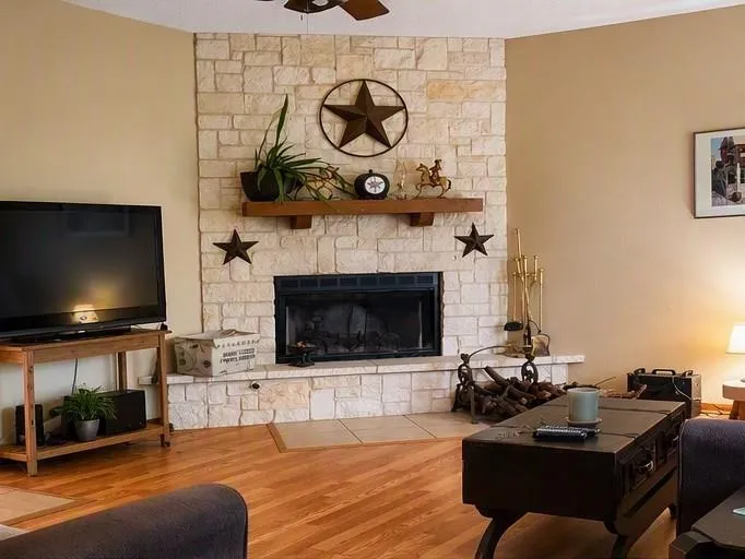 20218 Oak Forest Road Damon, TX 77430